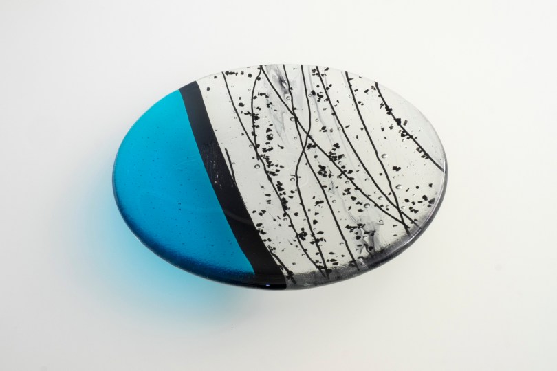 7" aqua squiggles plate