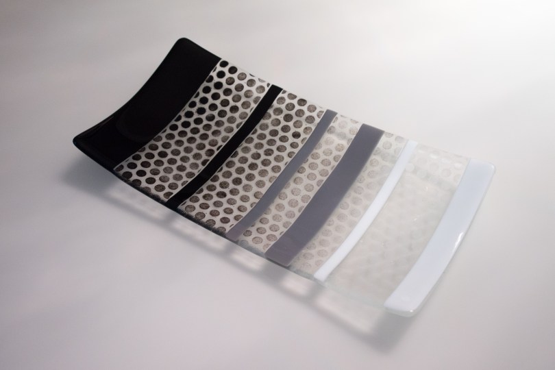 14x7" platter in black and white dots & stripes