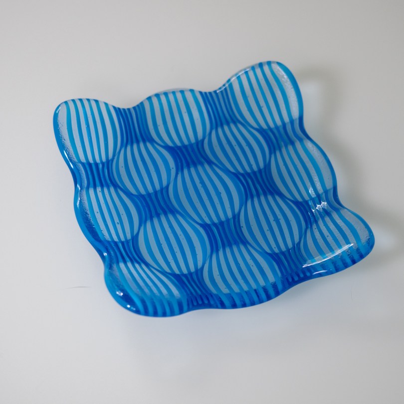 5x5 "optics" dish in blue bubbles